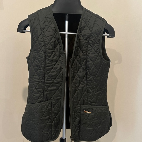 Women’s Barbour Quilted Vest in Dark Green (size 6) - Picture 1 of 2